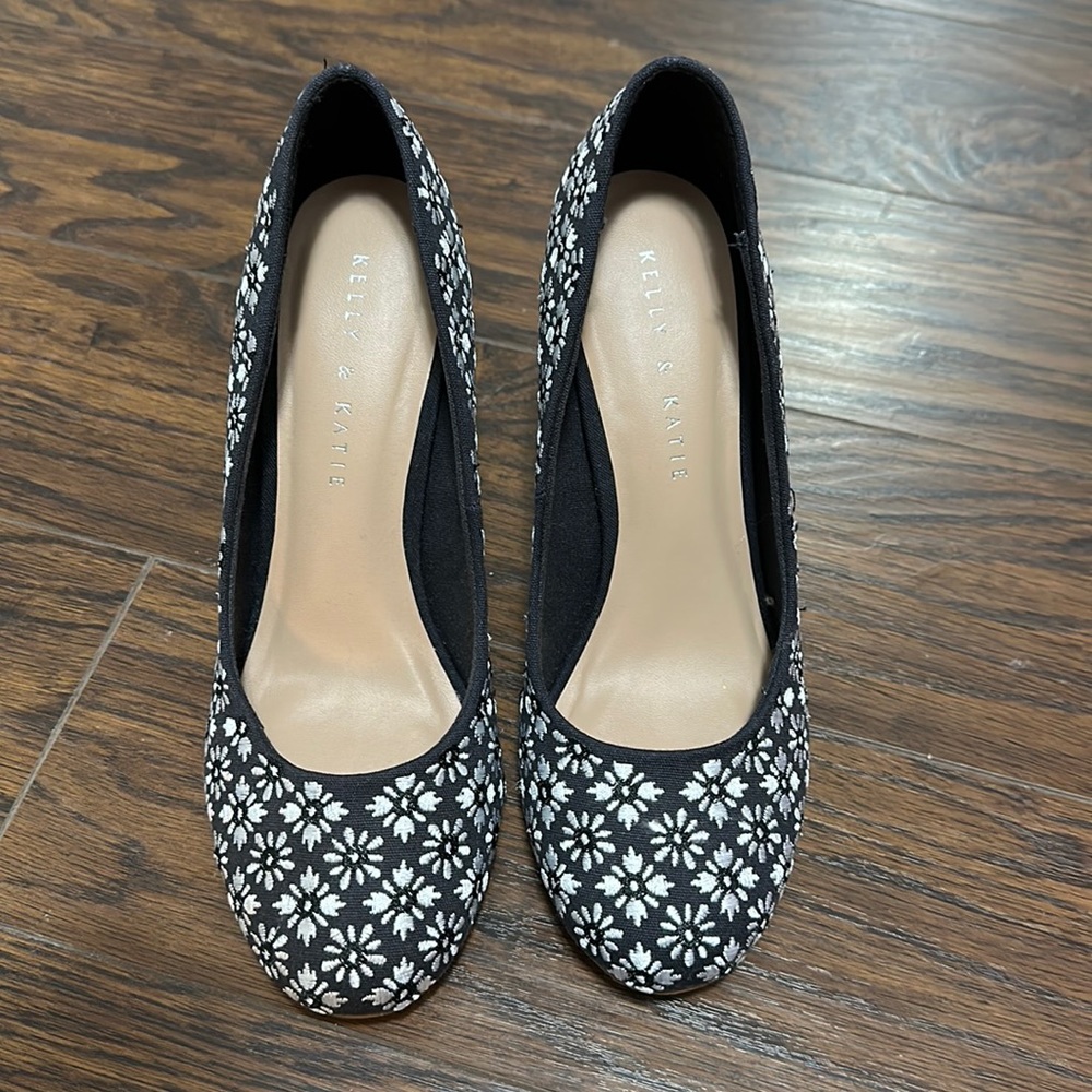 Kelly & Katie navy blue 3” heels